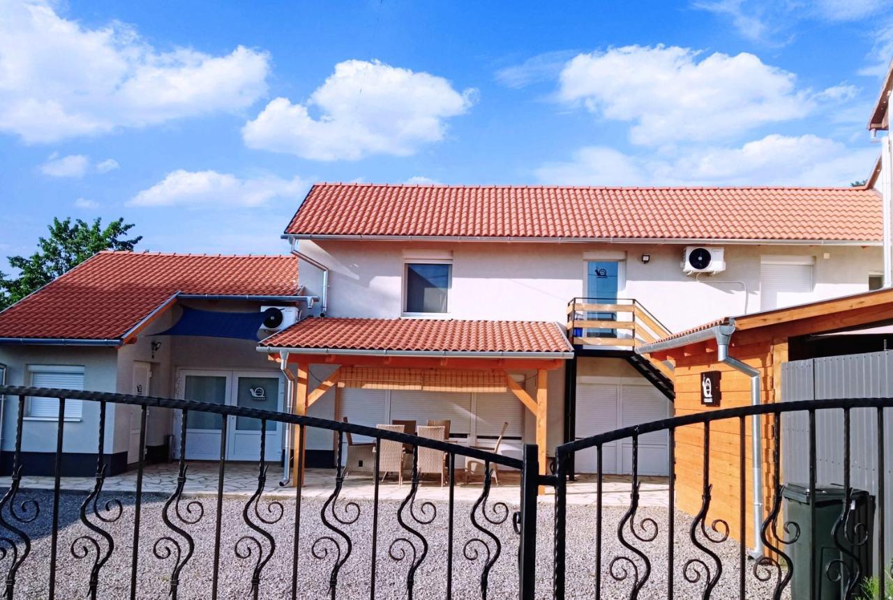 Csigahaz Apartman 佩奇 外观 照片